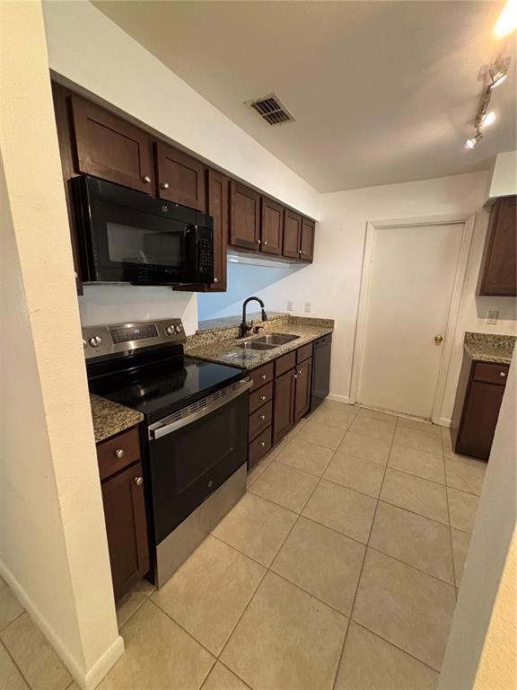 1761 Lakeview Village Dr