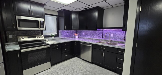 Building Photo - 809 County Rd 2 S