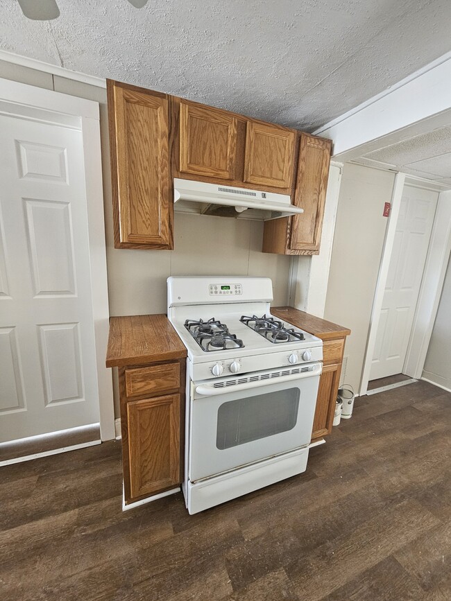 Photo - 152 E Belle St