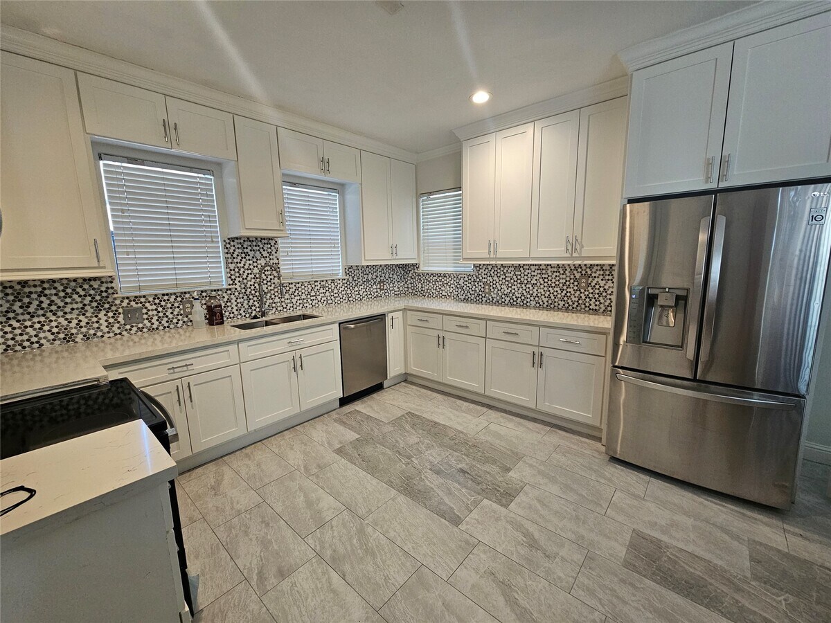 Photo - 2312 Blodgett St