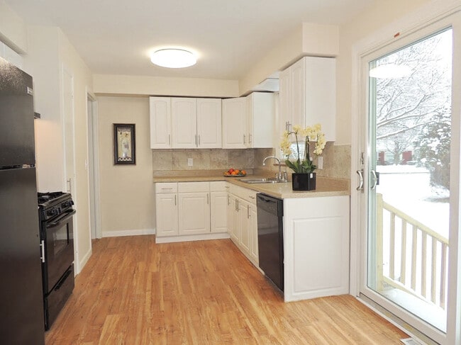 Photo - 3 Bed - 2 Full Bath Cape Cod for Rent in Euclid!