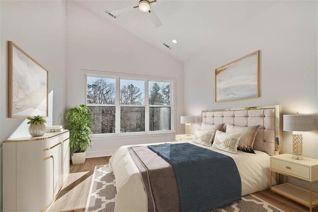 Photo - 32 Coalburn Dr