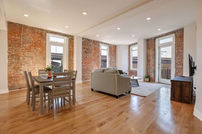 Building Photo - 1050 Annunciation St Rental