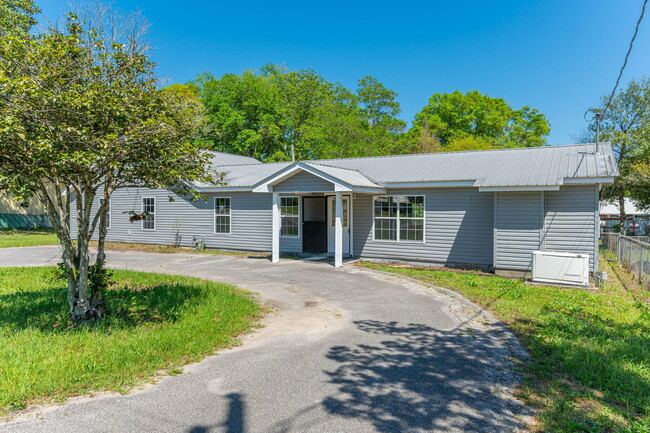 Photo - 246 US-331 House