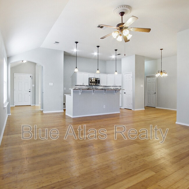 Photo - 542 Hickory Ln