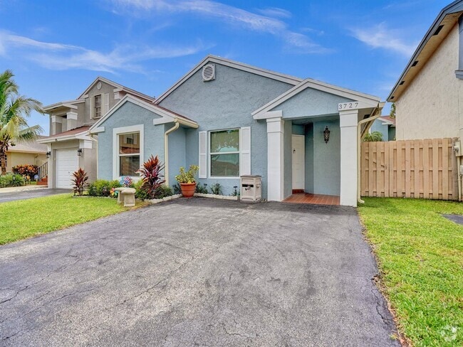 Building Photo - 3727 NW 107th Ter Rental