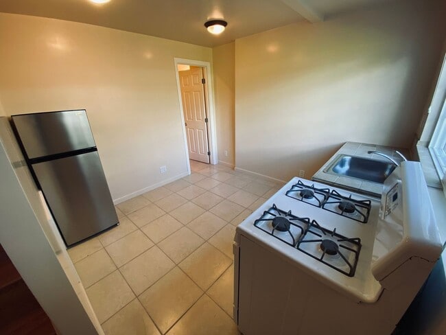 Building Photo - Downtown Split-Level Apartment Unit 1525B