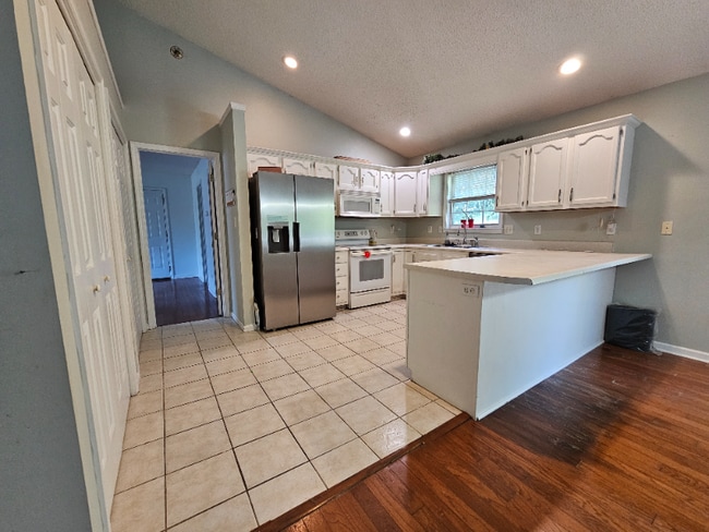 Photo - 115 Wilde Brook Dr