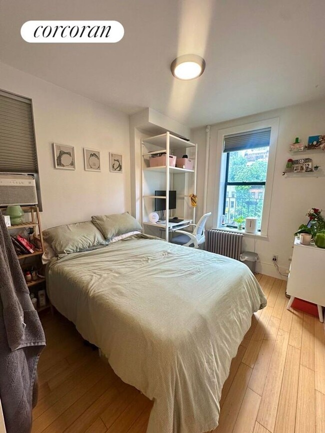 Building Photo - 326 W 47th St Rental