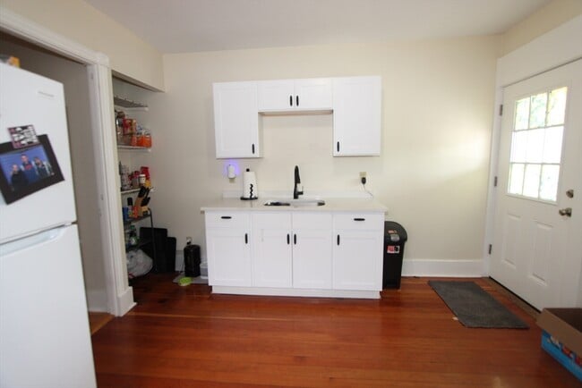 Photo - 122 Elm St Unit D