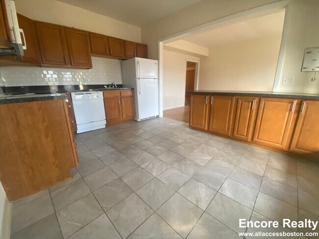 Photo - 1131 Commonwealth Ave Unit 5