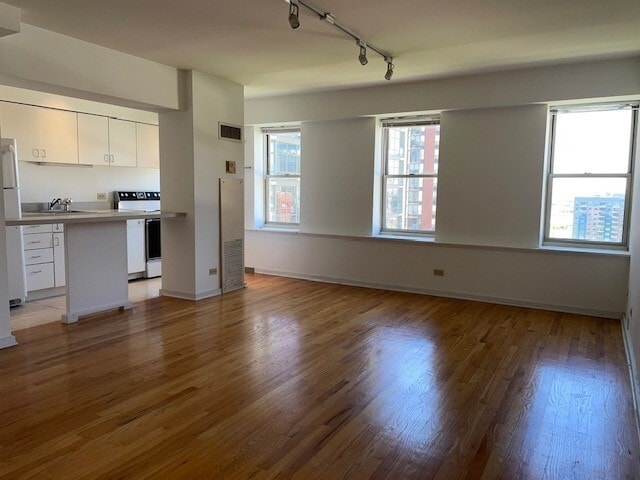 Photo - 40 E 9th St Unit 1412