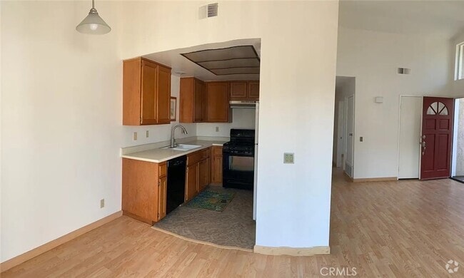Building Photo - 543 Springbrook N Rental
