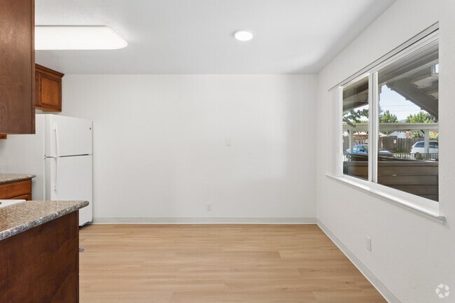 2BR, 1BA - 870SF - Dining Area