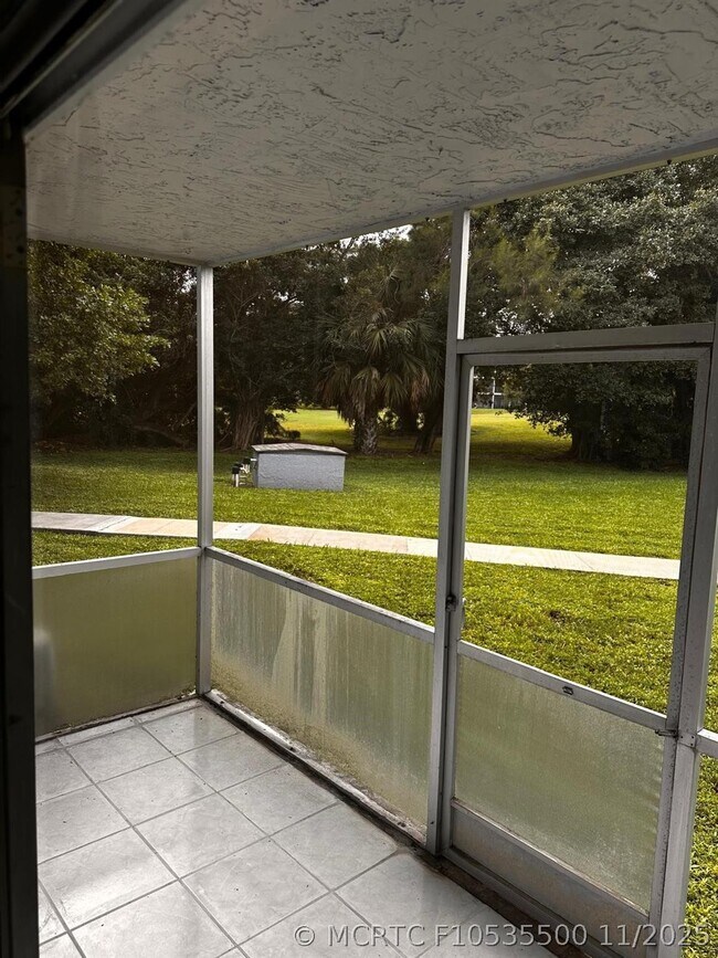 8450 Lagos De Campo Blvd Unit 105