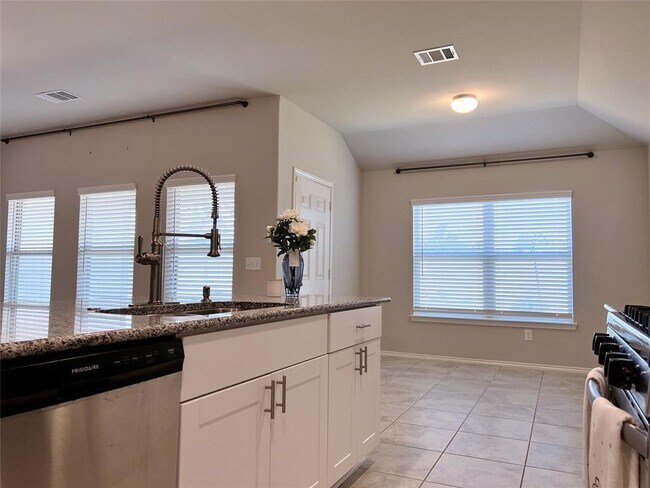 Photo - 126 Courageous Side Way