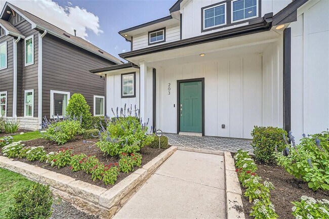 Photo - 203 Pinkerton Dr
