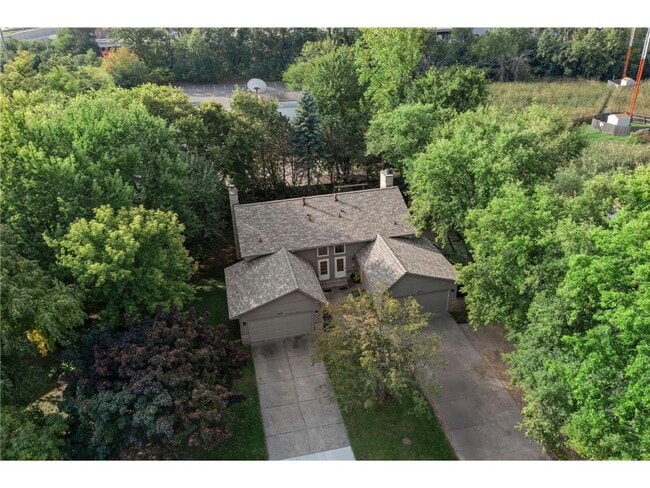 Photo - 5535 Lindsay St