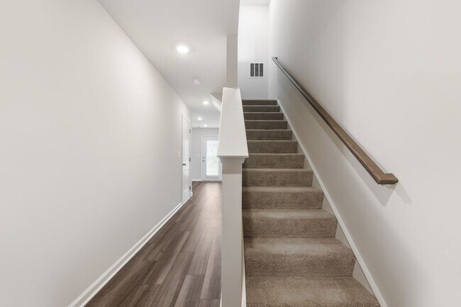 Photo - 105 Milburn Dr