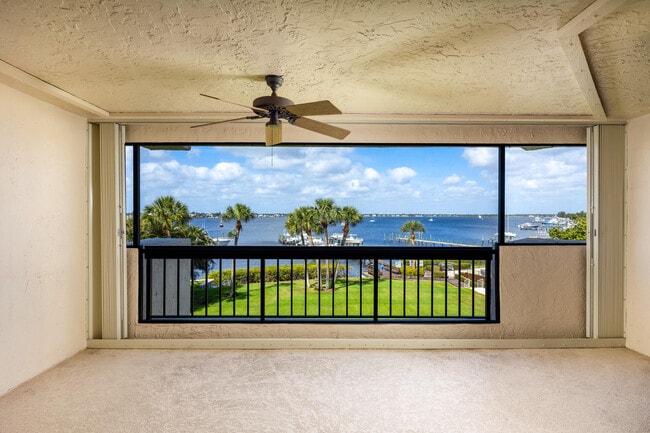 Photo - 625 NW North River Dr Condo Unit 303