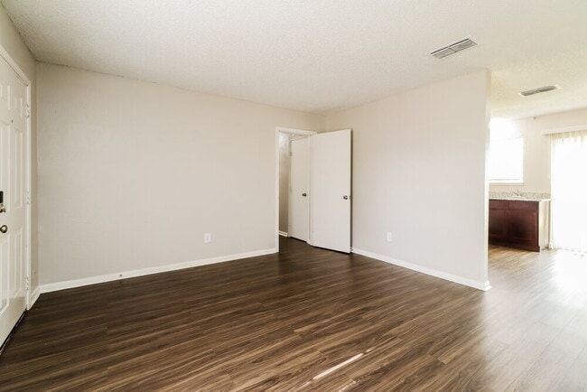 Photo - 7218 Wren Cir