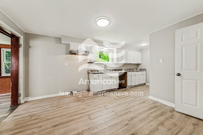 Photo - 105 Carlisle St
