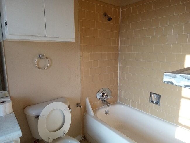 Photo - 102 Edwards Apt 25 St