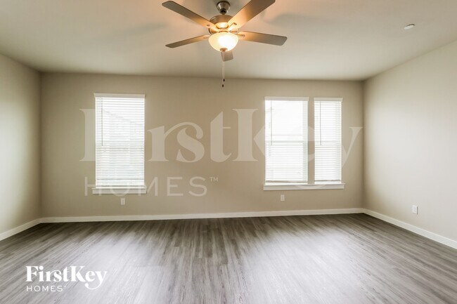 Photo - 446 S Centro Cir