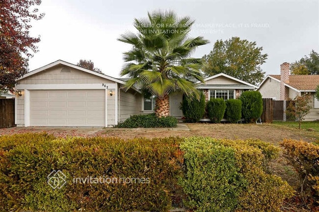 Building Photo - 962 Almond Dr