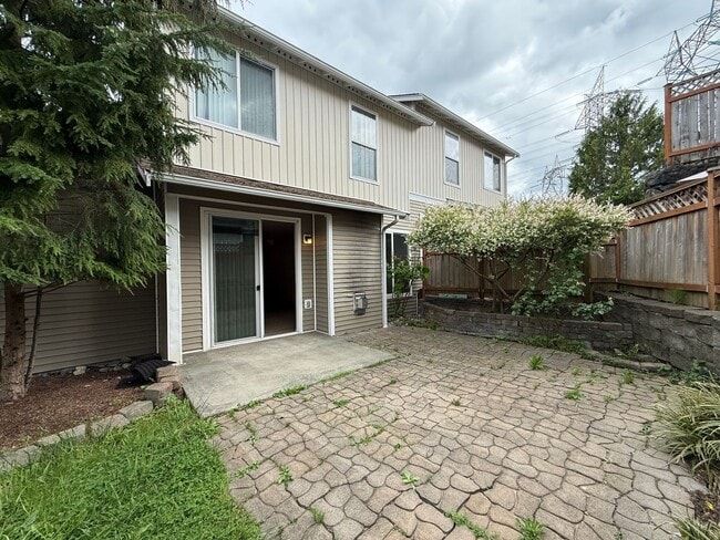 Photo - 4 Bed 3 Bath Gated Townhome Near Maplewood Golf