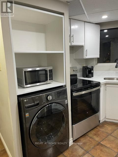 Photo - 3700 Kaneff Crescent Unité 802