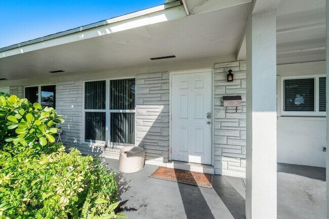 Photo - 2856 NE 5th Ave