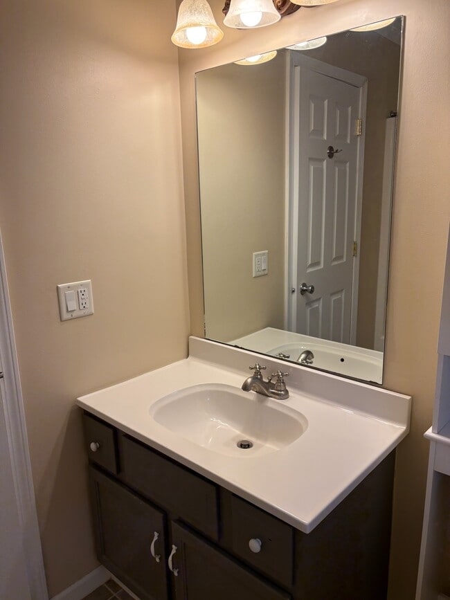 Photo - 2312 Darwin Ln