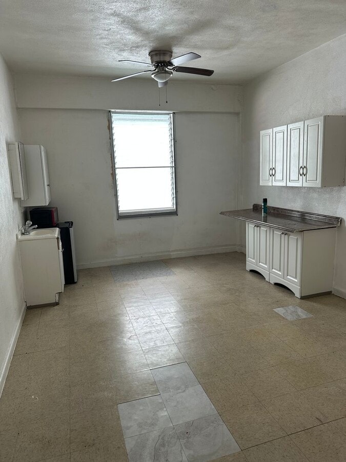 Photo - 3516 Waialae Ave Unidad R-15