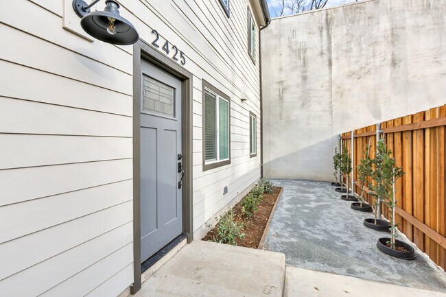 Photo - 2425 Liestal Aly Unit 2425