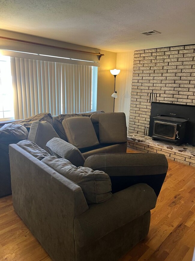 Photo - Charming home Unit 2-UP