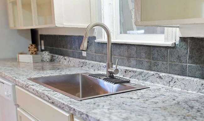 Photo - 108 W 27th St