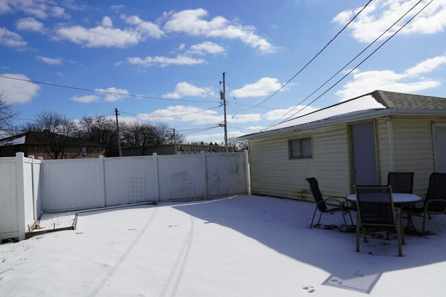 Photo - 1453 W Barnard Ave