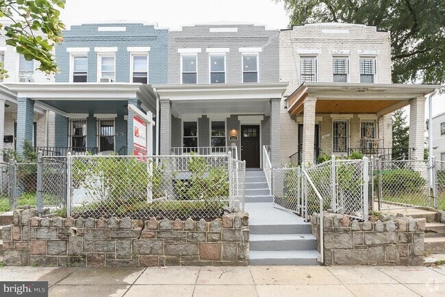 Building Photo - 1423 Montello Ave NE Rental