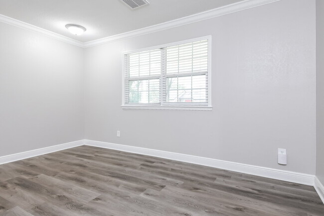 1048 St Croix Ave