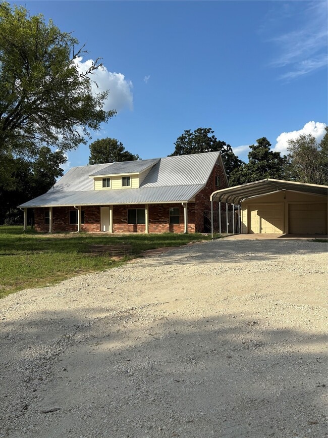 8049 Forest Hills Dr