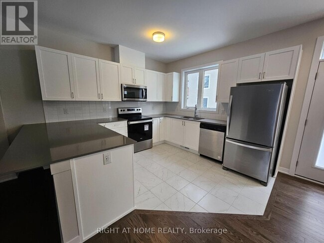Photo - 432 Epoch St