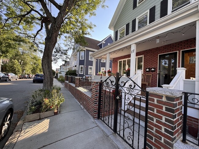 Photo - 17 Farragut Ave Unidad 2