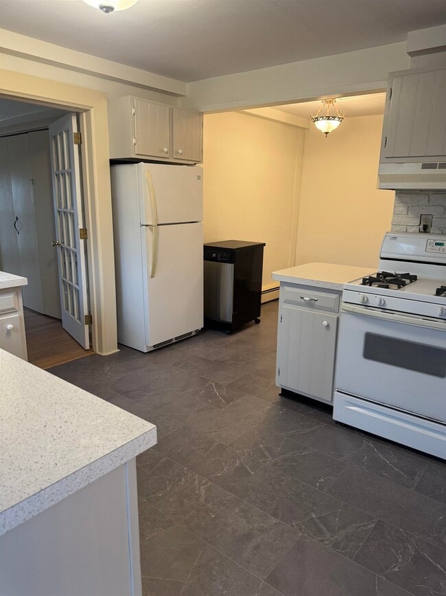 Photo - 45 Court St Unidad A