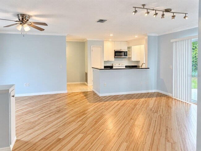 Photo - 1706 Sandy Ct