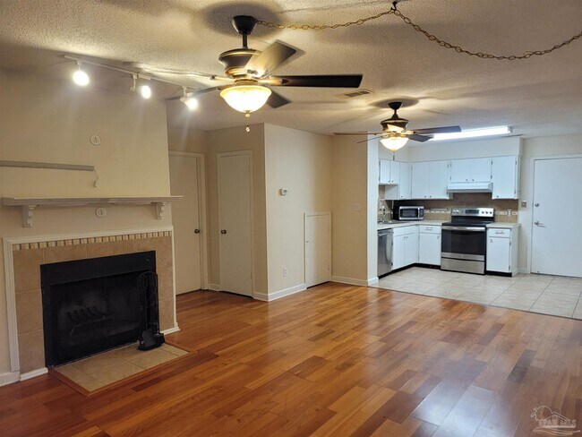 Photo - 7150 Plantation Rd Unit 311