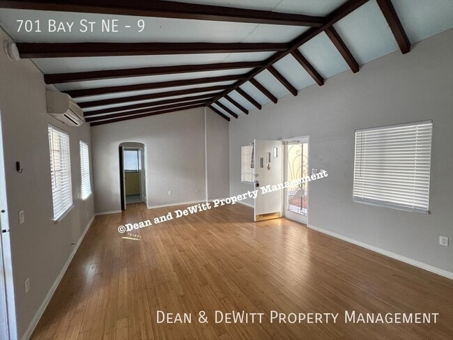 Photo - 701 Bay St NE Unit 9