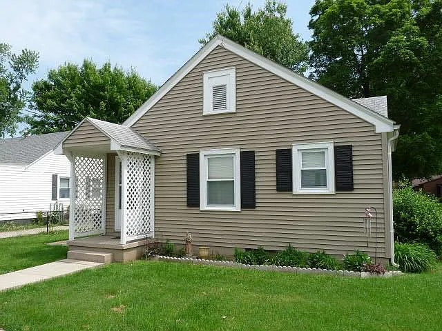 Photo - 921 Booth Ave