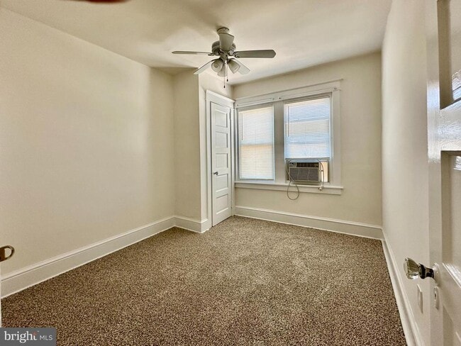 Photo - 228 N Orange St Unidad 2