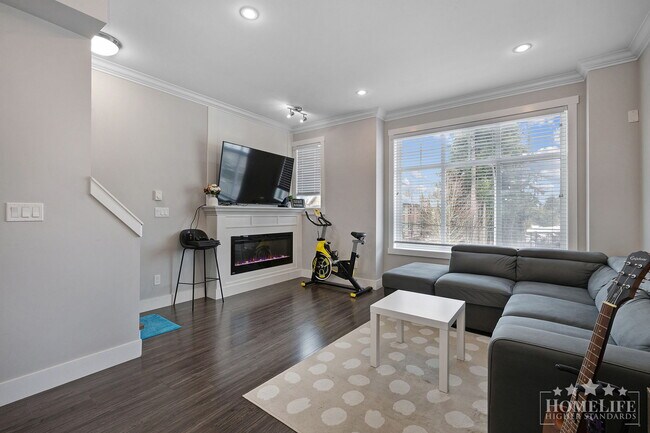 Photo - Luxury 4-Bed, 4-Bath Townhouse Unit 65